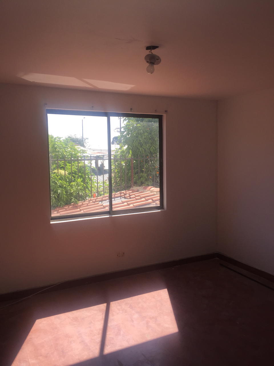 verinmuebles 242 190 ARRIENDO LINDA CASA DE 250 METROS