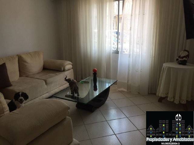 VENTA CASA UNIFAMILIAR SECTOR BELÉN LA NUBIA CÓDIGO 13702