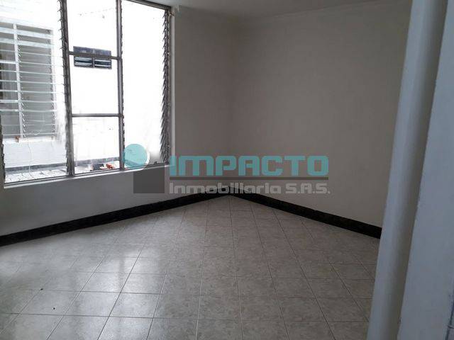 SE ARRIENDA CASA EN LA FLORESTA COD 11189 CV