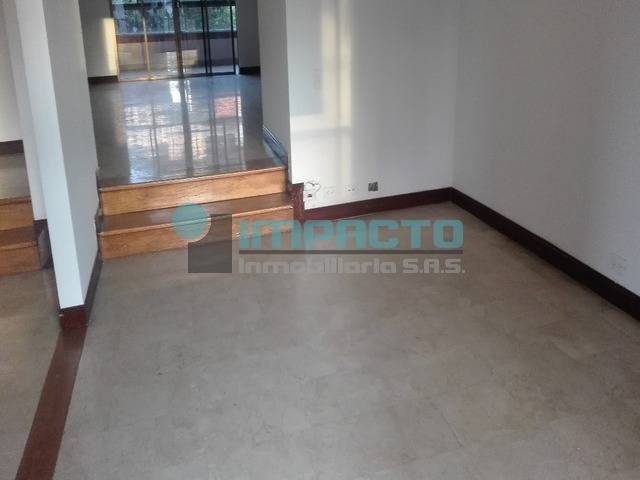 SE ARRIENDA APARTAMENTO EN CASTROPOL COD 11182 KKK