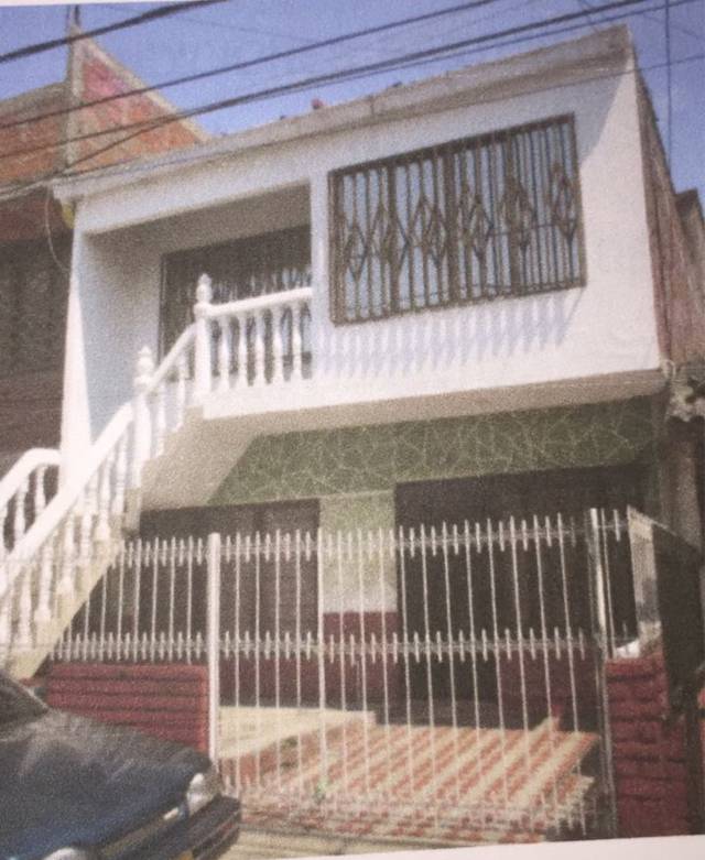 VENTA DE CASA DE 2 PISOS