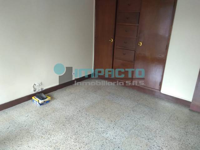 Se arrienda apartamento en el sector de suramericana cod 11379