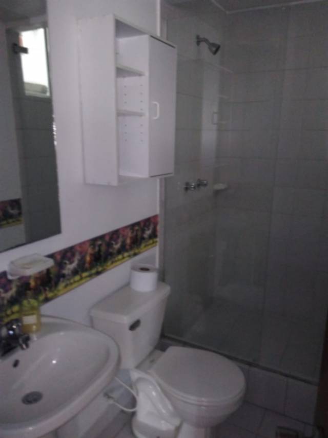 Arriendo Apto 3 alcobas 2 baños, garaje cubierto, piso laminado(Sector Ciudad Salitre, Bogotá)