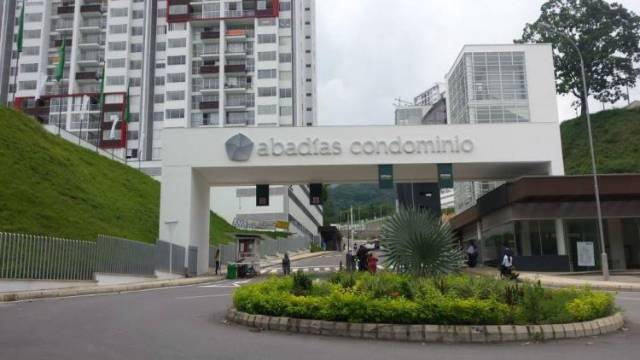 Venta de Apartamento en Abadias Condominio piso 10