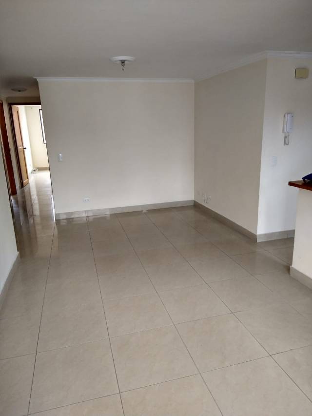 APARTAMENTO EN LAURELES CERCA A LA IGLESIA DE SANTA GEMA