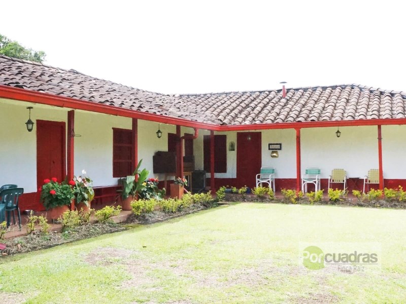 FINCA EN VENTA VIA LLANOGRANDE LA CEJA