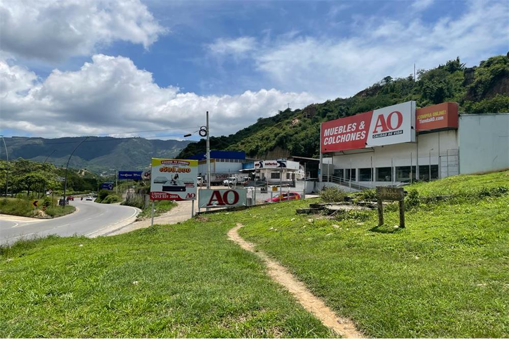 VENTA LOTE AUTOPISTA BUCARAMANGA / GIRON KM 6