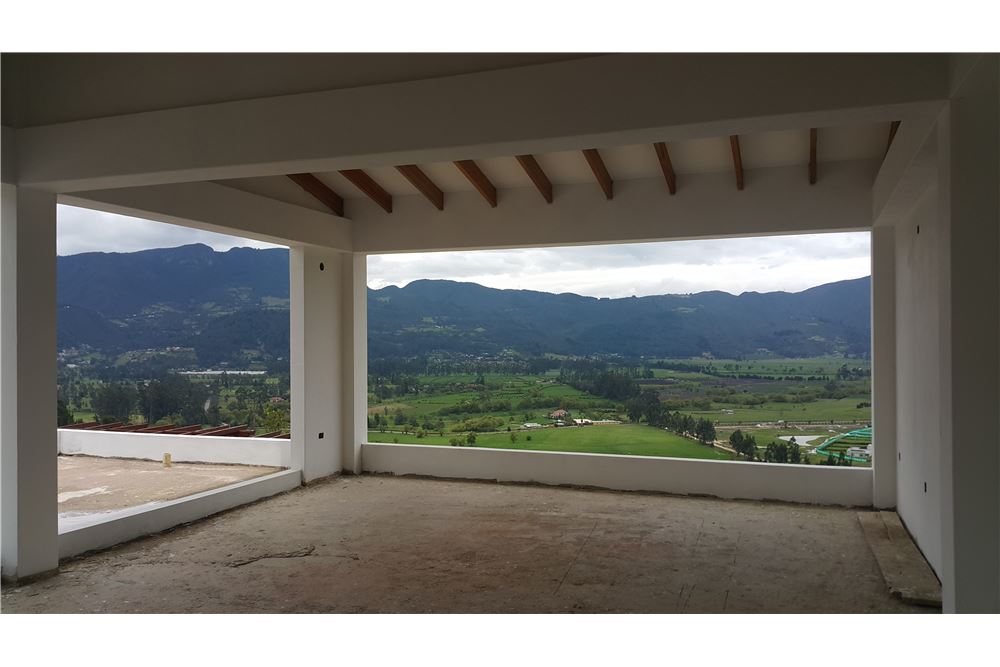 Venta casa Cond. MUSINGA hermosa vista 296/1600 m2