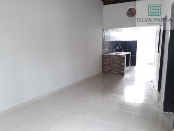 VENDO CASA CENTRO GIRON