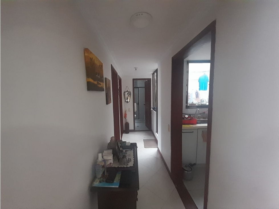 EN VENTA  APARTAMENTO PARA VIVIENDA U OFICINA AV. 30 DE AGOSTO PEREIRA