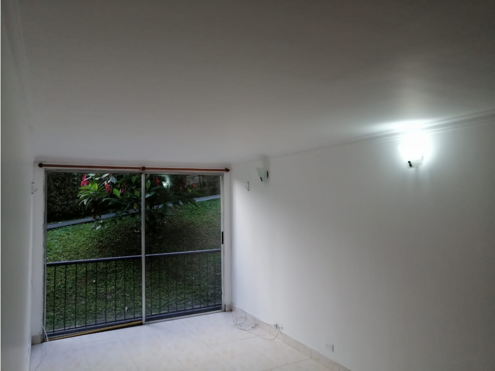 Venta Apartamento Loma Del Indio Medellin