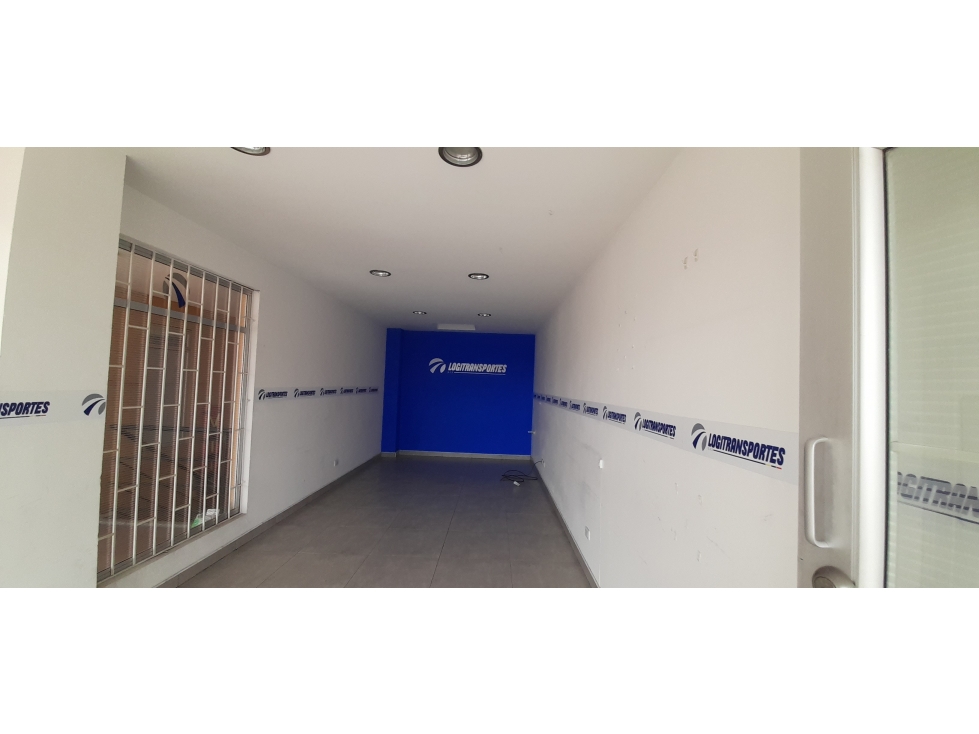 LOCAL EN ARRIENDO CENTRO COMERCIAL GERONA FUNZA