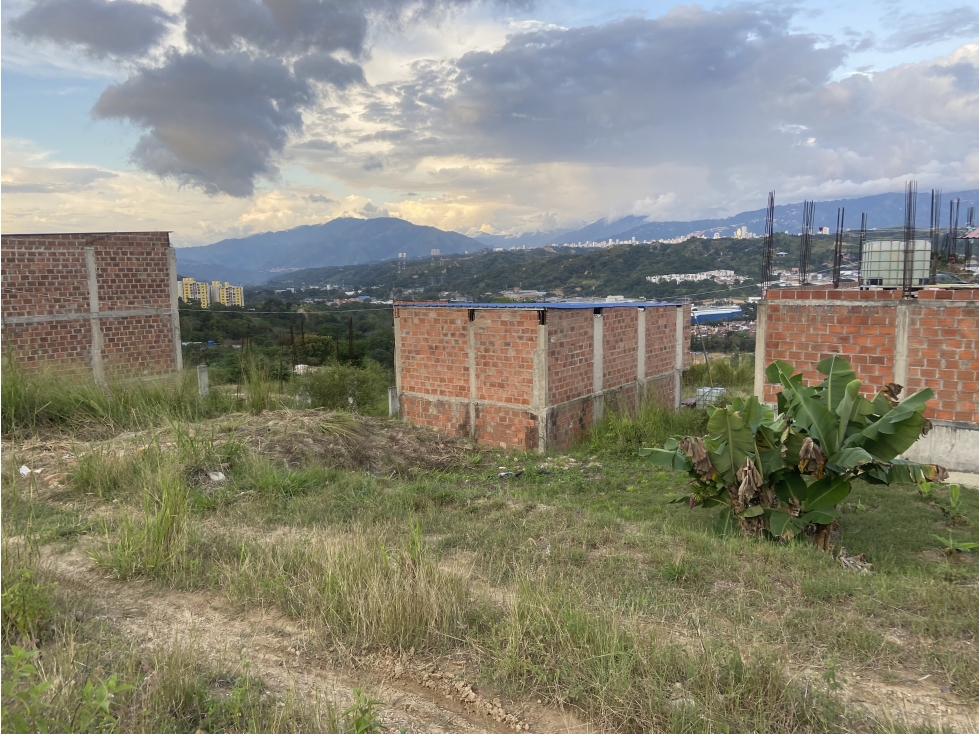 VENTA DE LOTE EN SAN ANTONIO DE CARRIZAL EN  GIRON  COD: V321