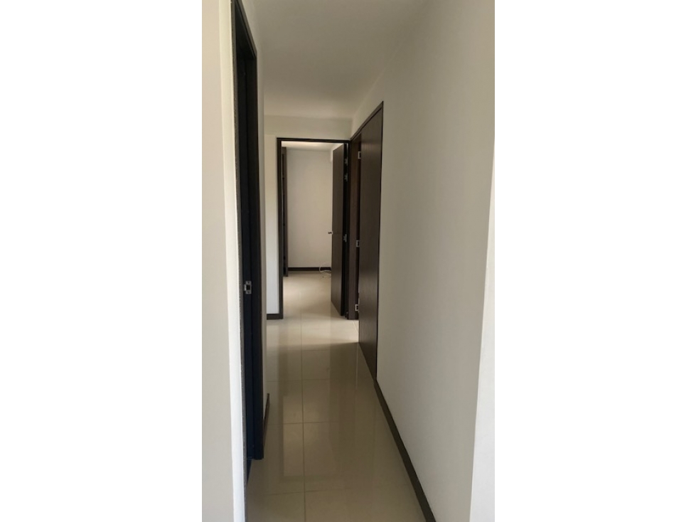 VENTA APARTAMENTO AL FRENTE CENTRO COMERCIAL PUERTA DEL NORTE