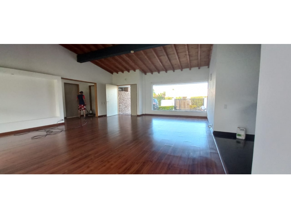 Venta de casa campestre en llanogrande rionegro