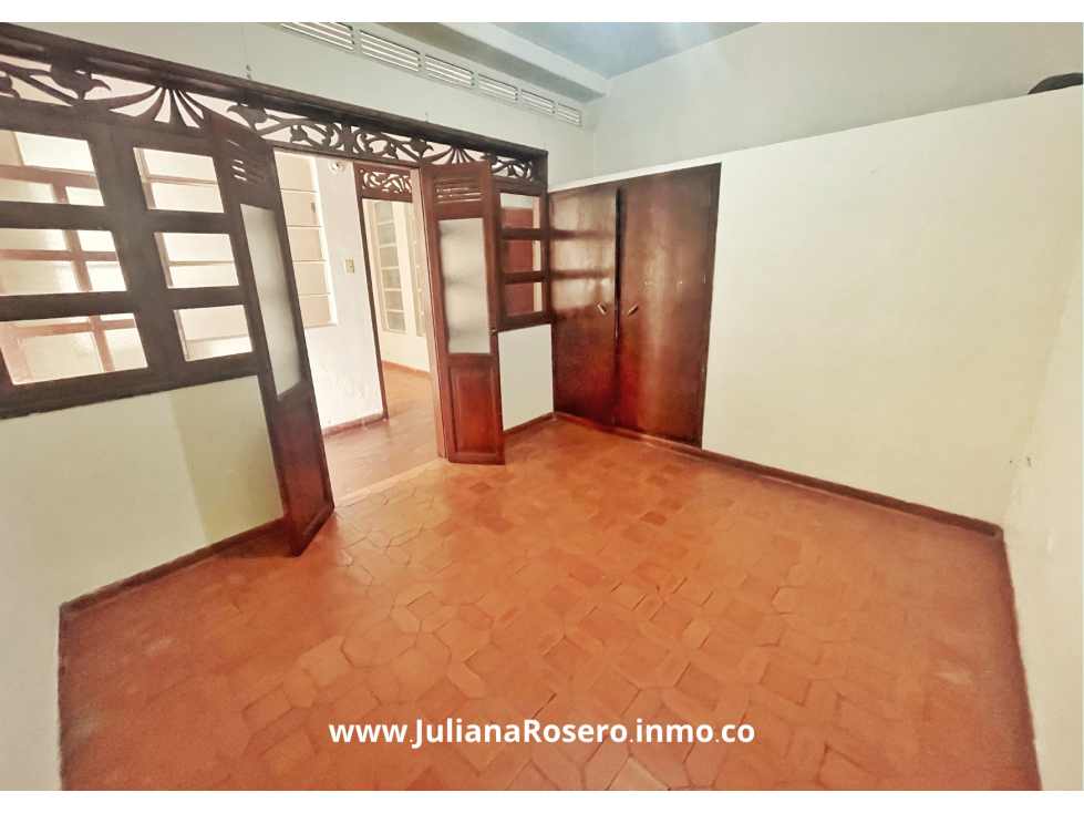 ARRIENDO APARTAMENTO GRANDE EN EL CENTRO PARA USO COMERCIAL