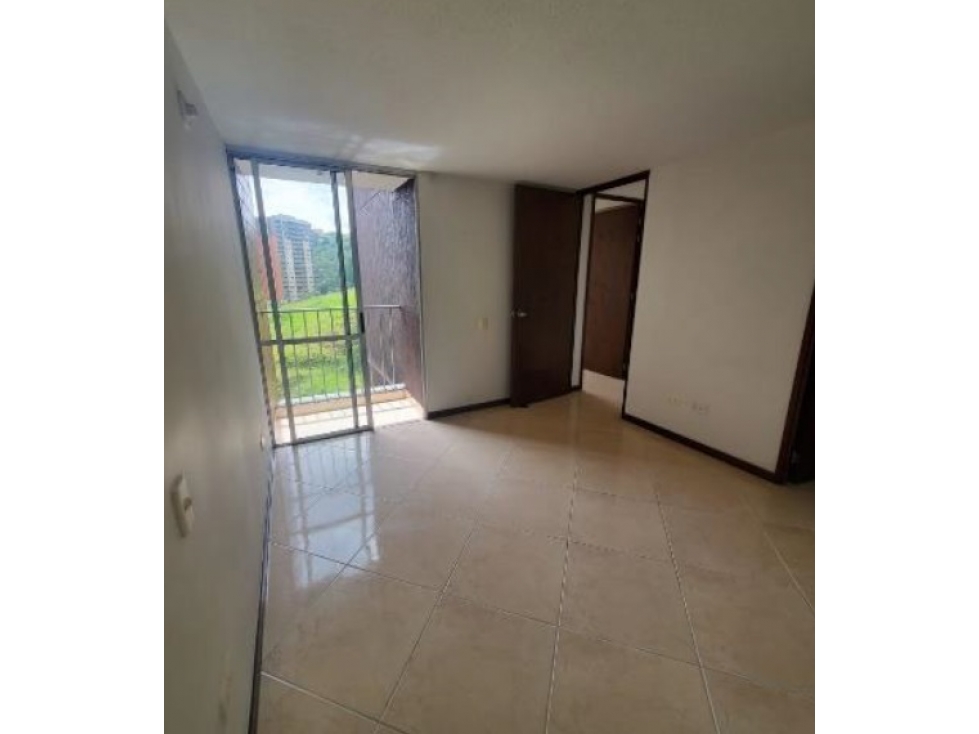 Apartamento con buena ubicación en envigado sector Camino v