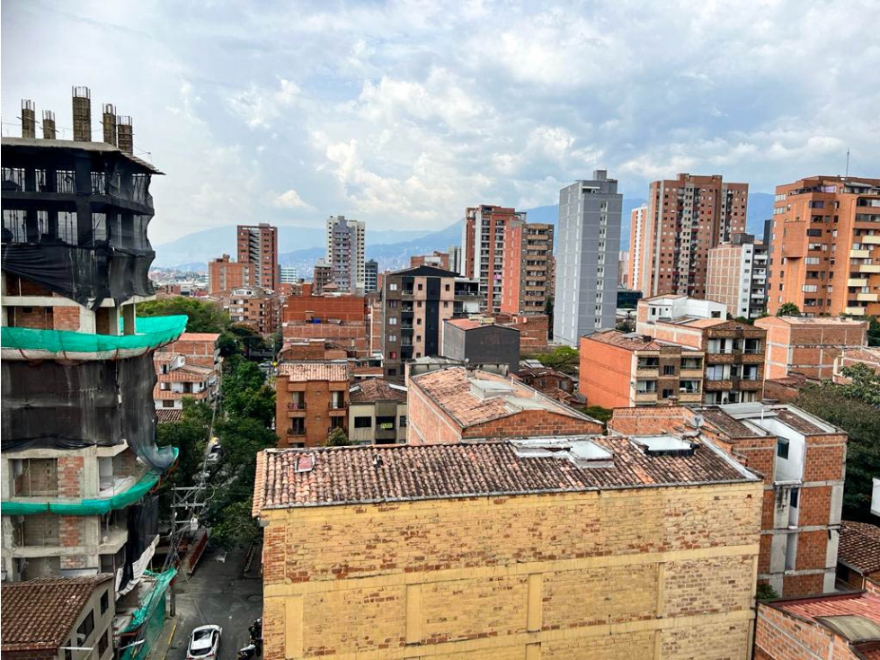 Apartamento con vista, amplío y bien ubicado en Sabaneta