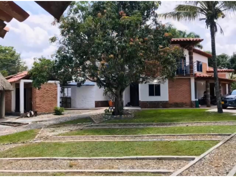 CABAÑA EN VENTA POR LA VIA AL HATILLO