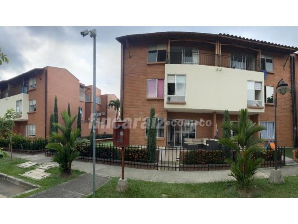 SE VENDE CASA AL SUR DE CALI, LA HACIENDA. D