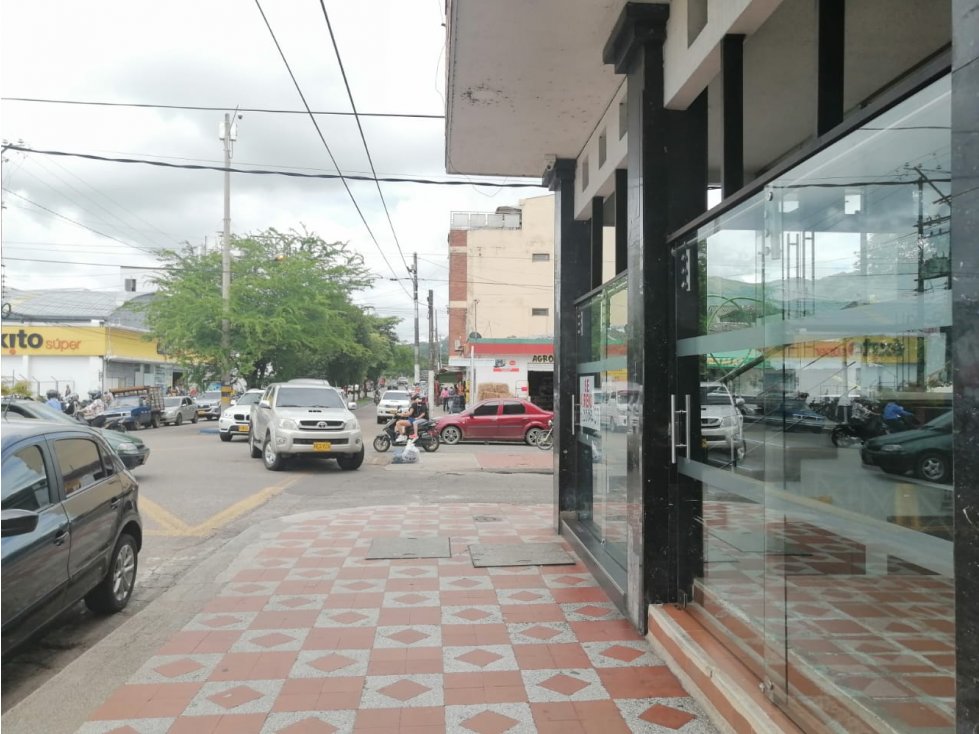 SE ARRIENDA AMPLIO LOCAL COMERCIAL EN YOPAL