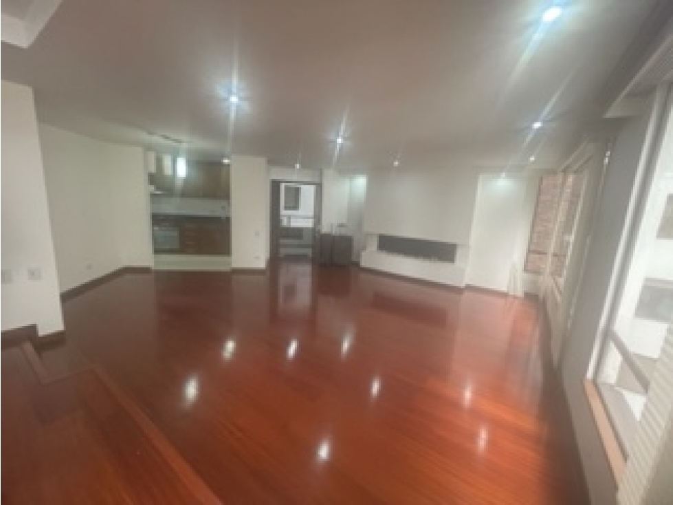 APARTAMENTO 3 O 2 HAB Y ESTAR HABITACIONES  3 BAÑOS 2 GARAJES