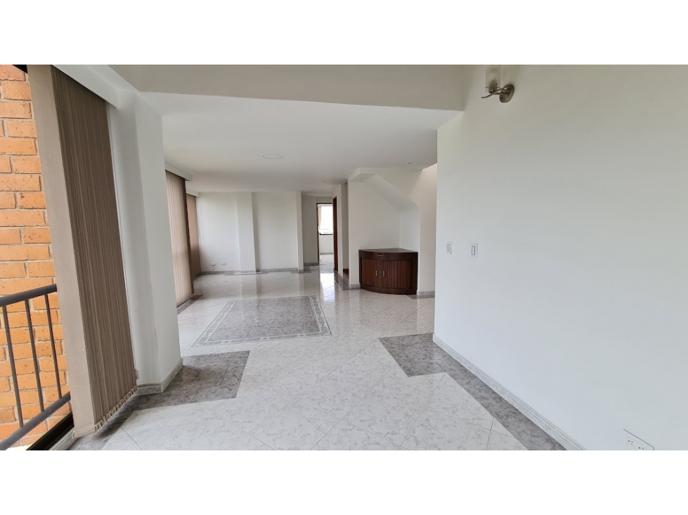 Apartamento en venta, El Poblado, sector La Aguacatala