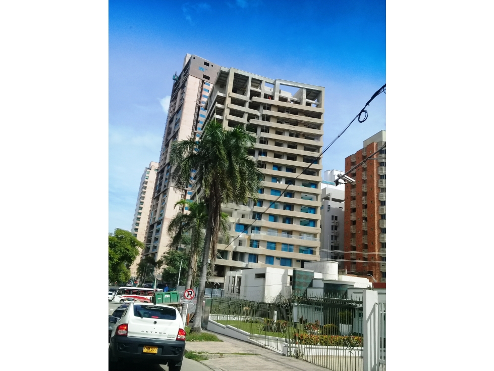 Edificio en Alto Prado