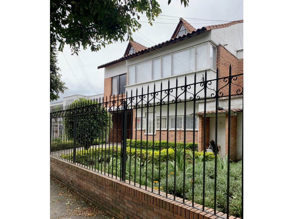 SE VENDE O ARRIENDA HERMOSA CASA EN NIZA BOGOTA