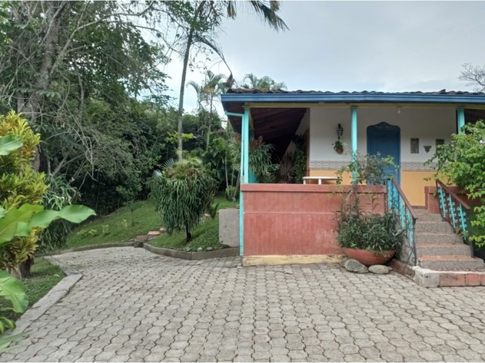 VENDO FINCA DE DESCANSO DE 11.500 m² EN TITIRIBÍ A 20 MINUTOS D PARQUE