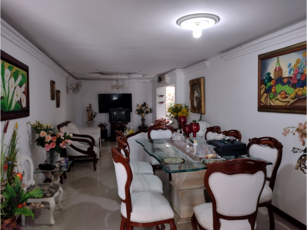 Venta de casa de dos pisos en la Hacienda sur de Cali