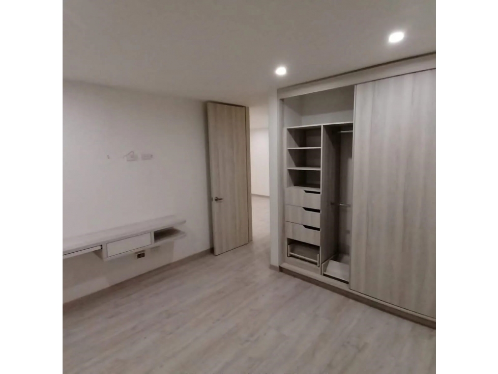 Bogota vendo apartamento remodelado en rosales 74.5 mts