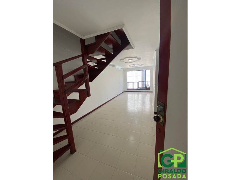 VENDO  APARTAMENTO  EN LAURELES LOS COLORES