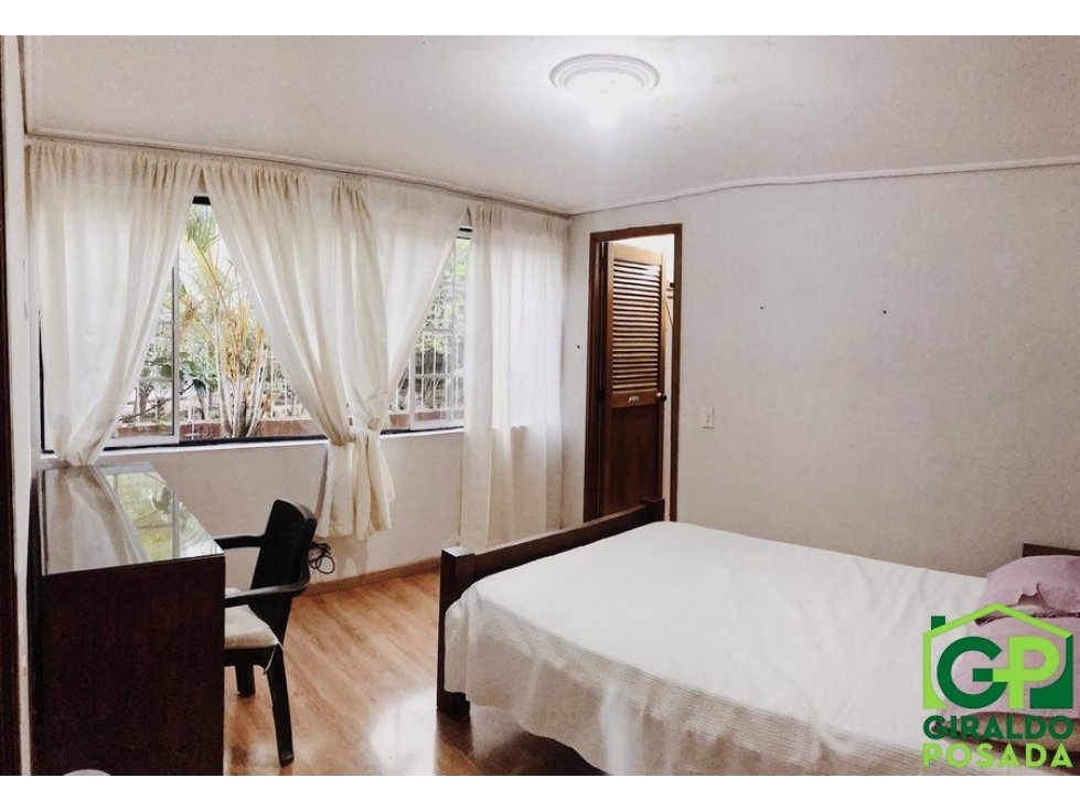 VENDO  APARTAMENTO EN EL POBLADO- OVIEDO