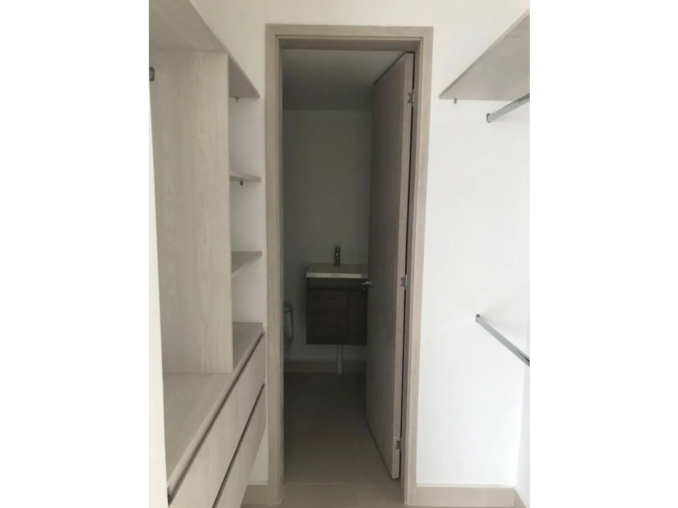 Venta Aparta-Estudio de 38mts2 en La Flora, Norte de Cali 9328.