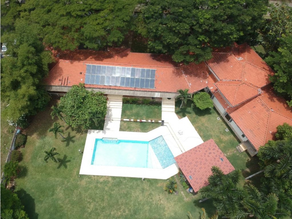 Venta de Casa de 3400Mt2 en Ciudad Jardín, Sur de Cali 7209.