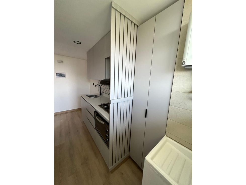 VENDO APARTAMENTO EN LA  LOMA DE LOS BERNAL - RENTA MAYOR A 1 MES