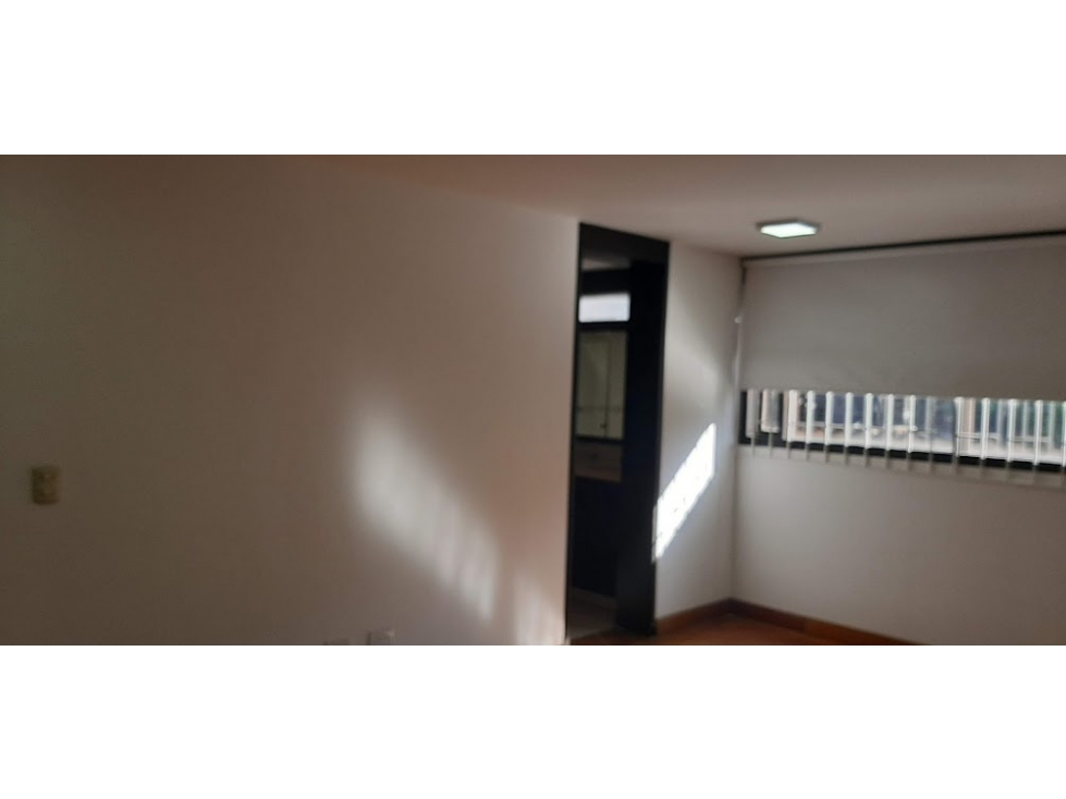 ARRIENDO CASA COMERCIAL LA CALLEJA