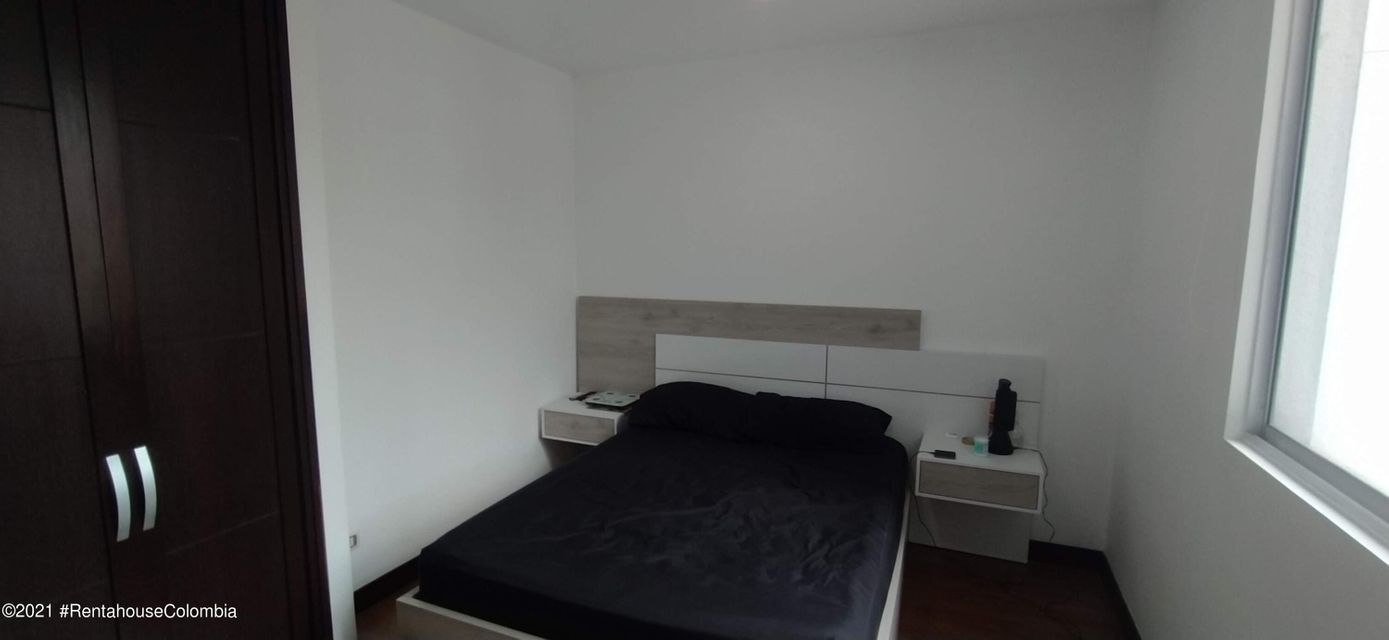 Apartamento en  Las Lomitas COD: 22-1486