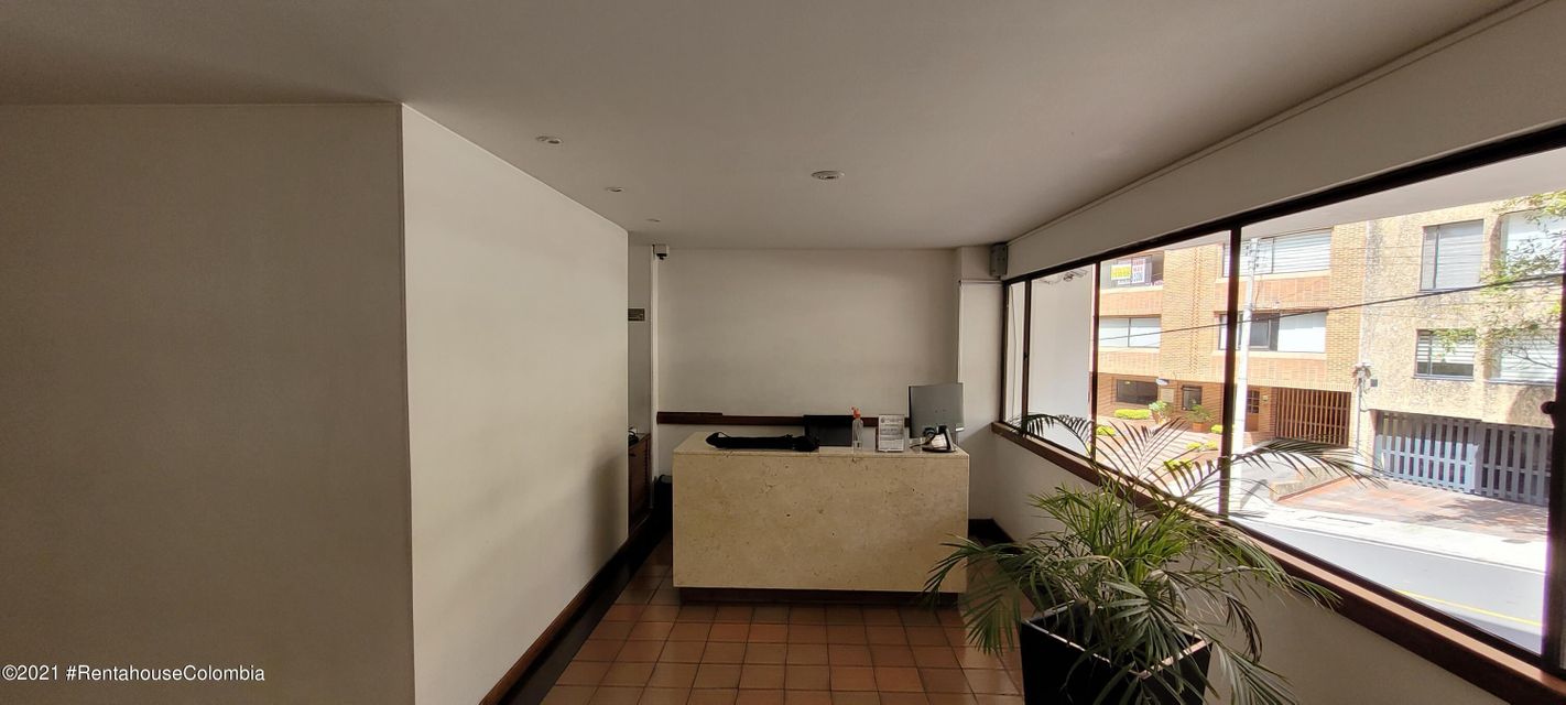 Vendo Apartamento en  Los Rosales C.O  23-746