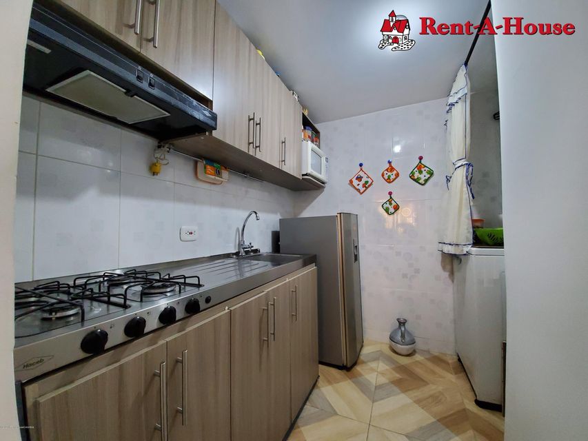 Vendo Apartamento en  Pinos de Lombardia C.O  22-643