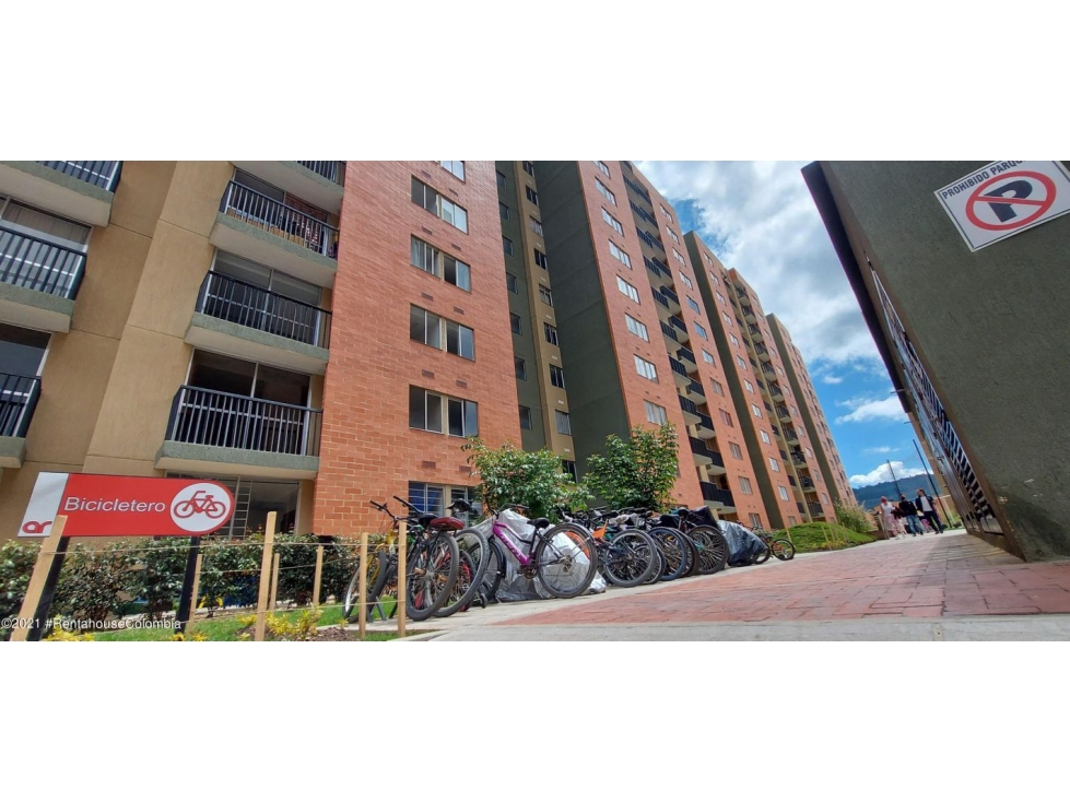 Apartamento en  La Prosperidad RAH CO: 23-19