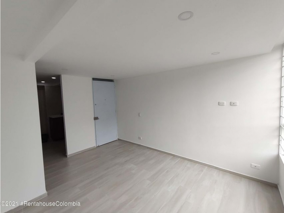 Apartamento en  La Felicidad RAH CO: 22-3242