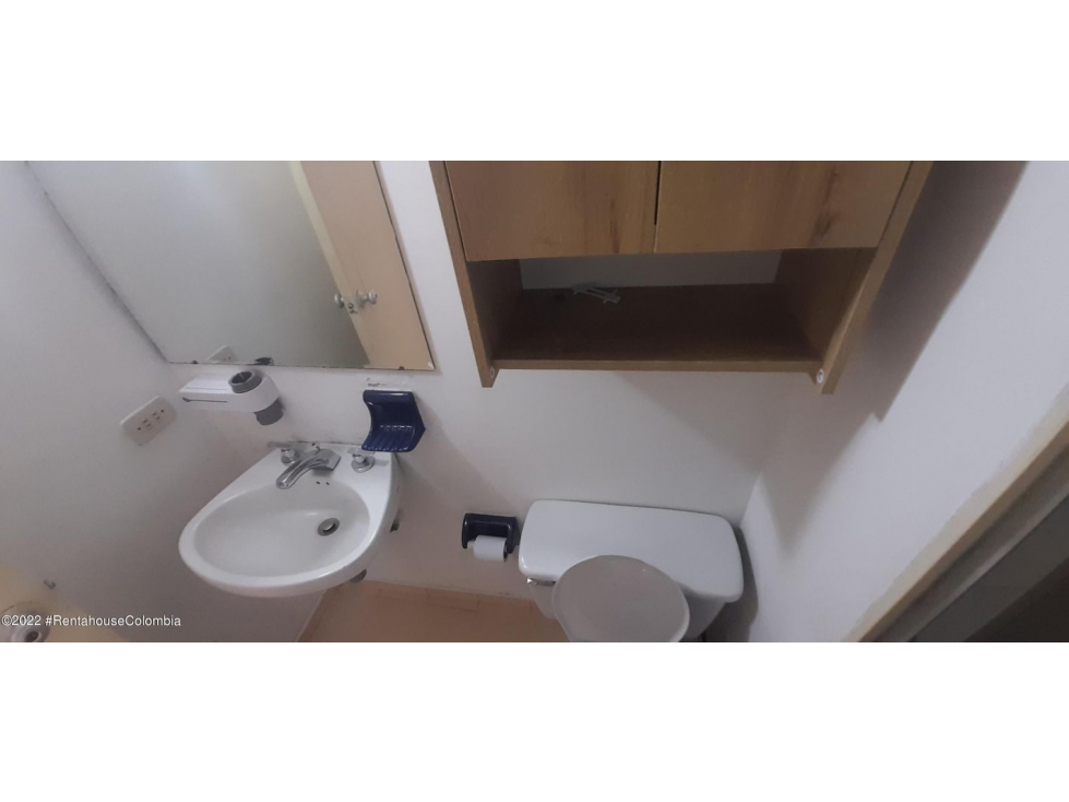 Vendo Apartamento en  Los Naranjos C.C 22-1853