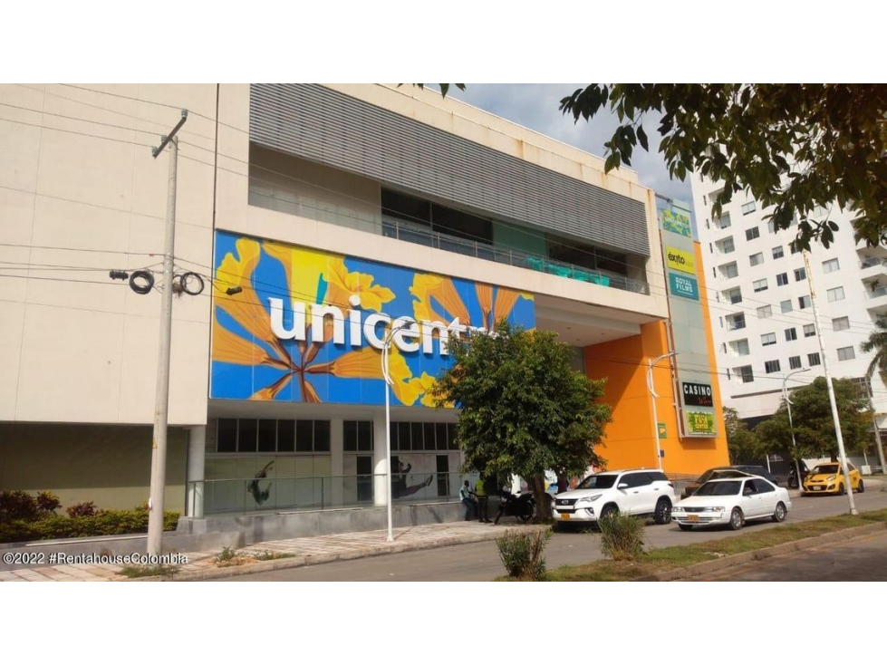 Comercial en  Unicentro RAH CO: 22-2483