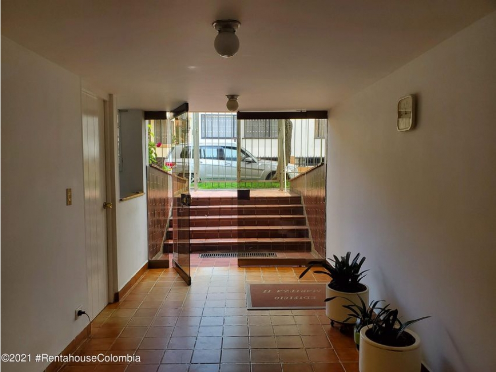 Vendo Apartamento en  Santa Barbara C.C 22-1245