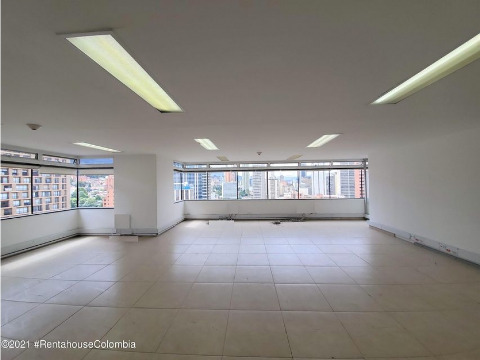 Vendo Comercial en  Samper(Bogota) C.C 22-1037