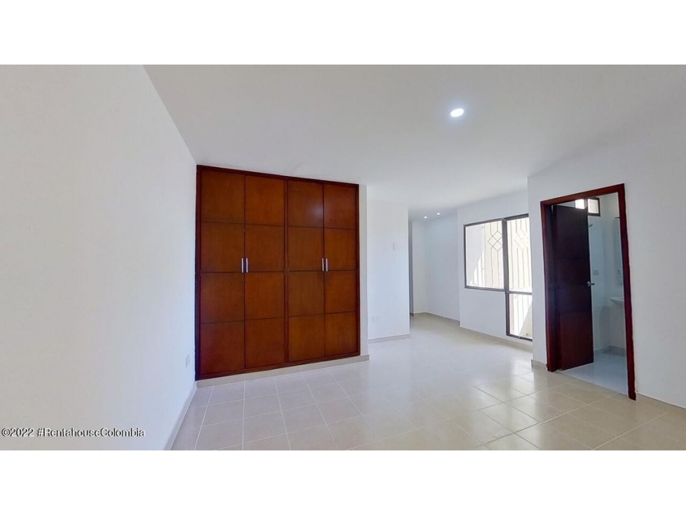 Apartamento en  El Recreo RAH CO: 22-3288