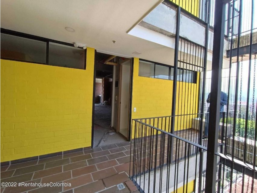 Comercial en  Laureles(Medellin) RAH CO: 22-2306