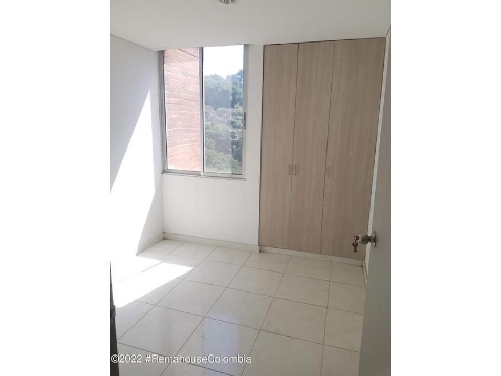 Apartamento en  Prados del Este RAH CO: 22-2247